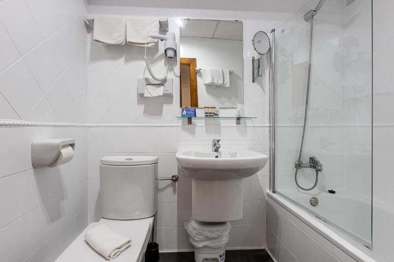 Double or Twin Room with Terrace image 4