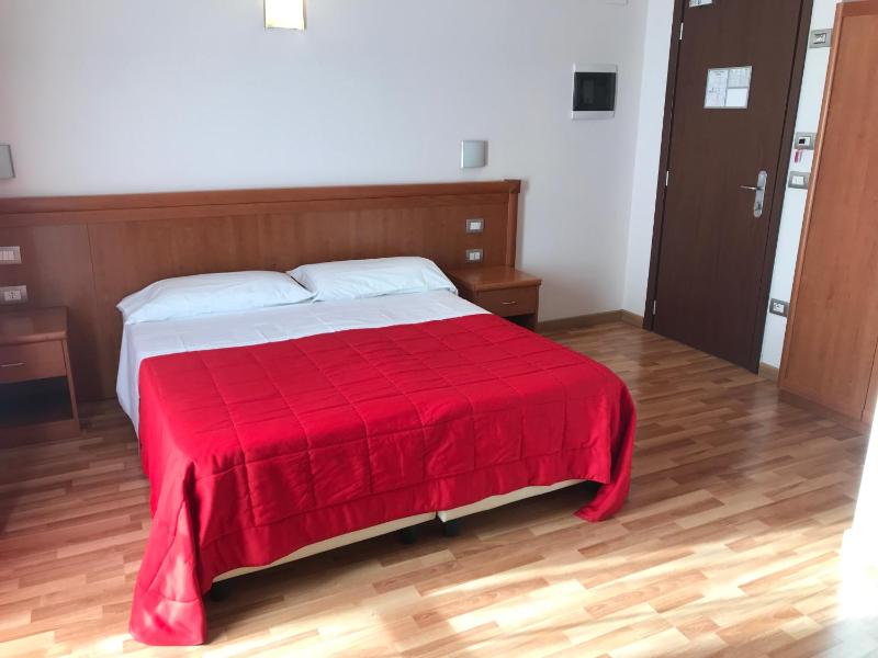Quadruple Room image 1