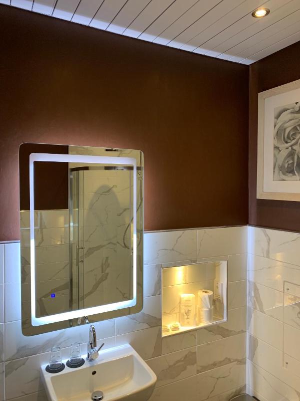 Large Double Room image 2