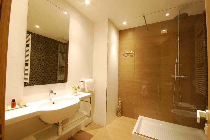 Superior Double or Twin Room with Sea View image 4