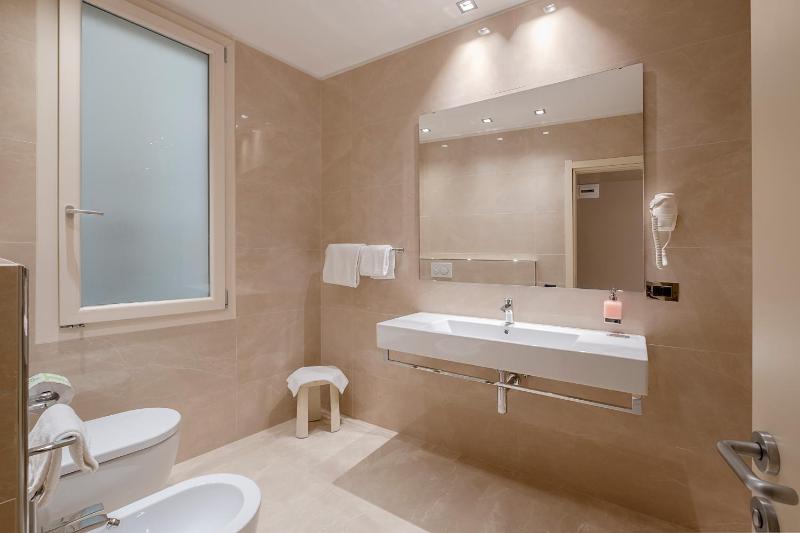 Triple Room image 1