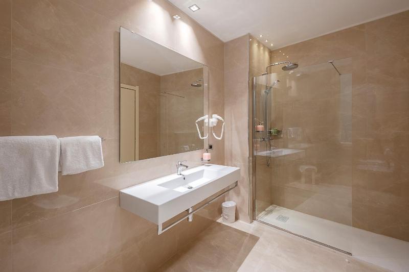 Triple Room image 3
