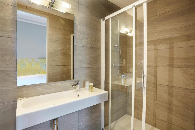 Privilege Double Room image 3