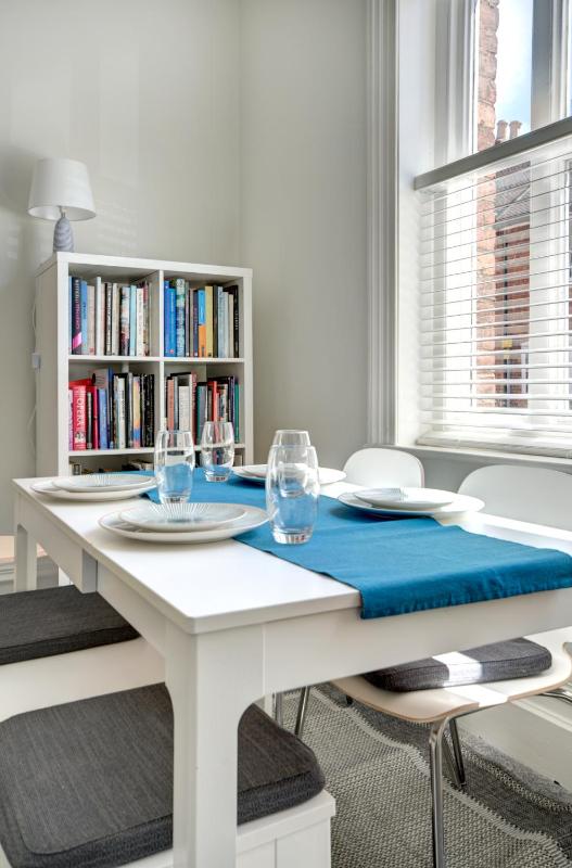 One-Bedroom Apartment image 2