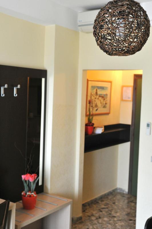 Basic Triple Room image 2