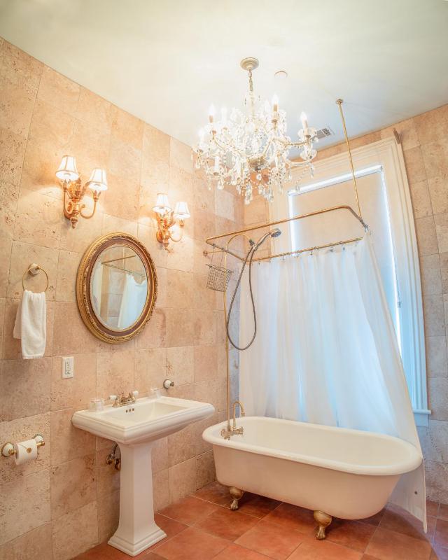 Justine Inn Savannah - image 7