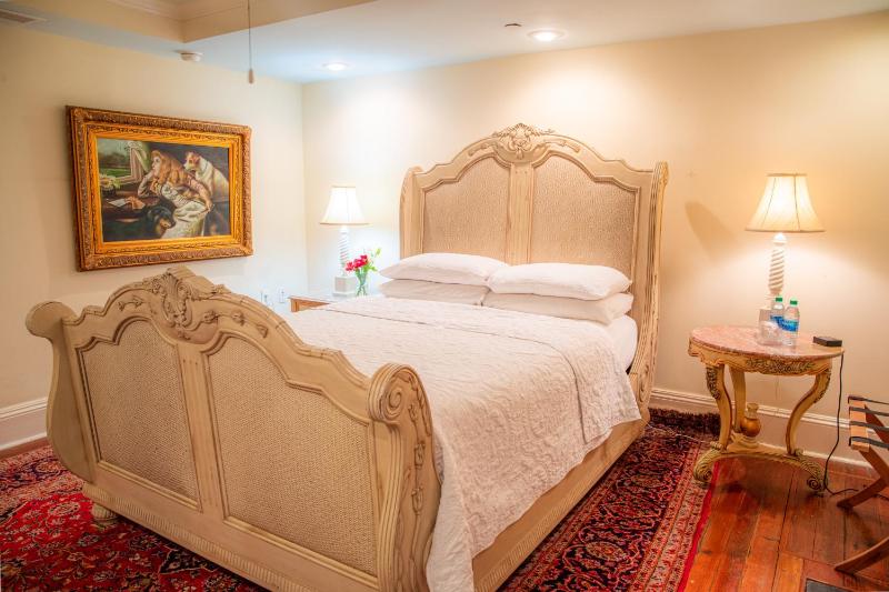 Justine Inn Savannah - image 27