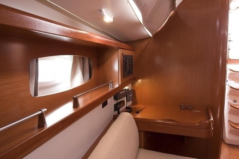 Three-Cabin Boat image 2