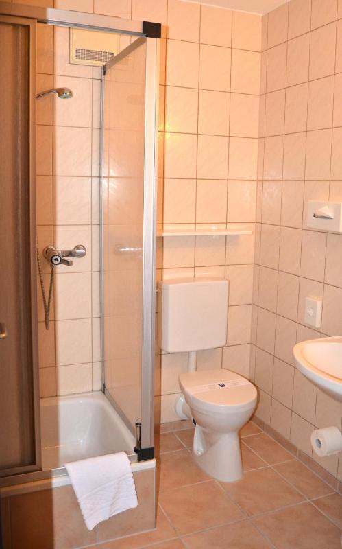 Standard Single Room image 3
