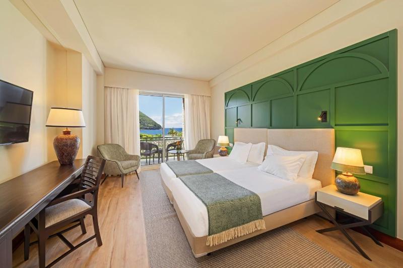 Classic Double or Twin Room with Ocean View image 2
