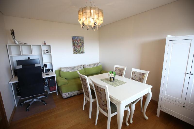 Park View Apartment - image 12