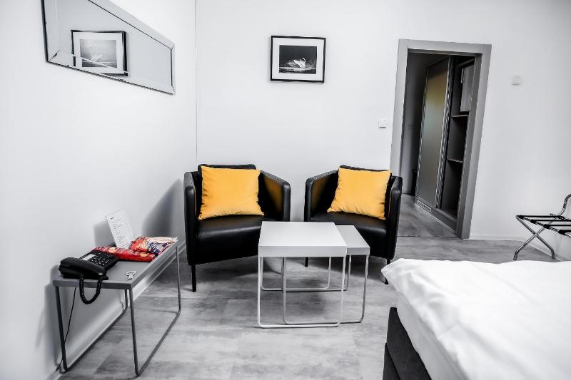 Business Double Room image 4