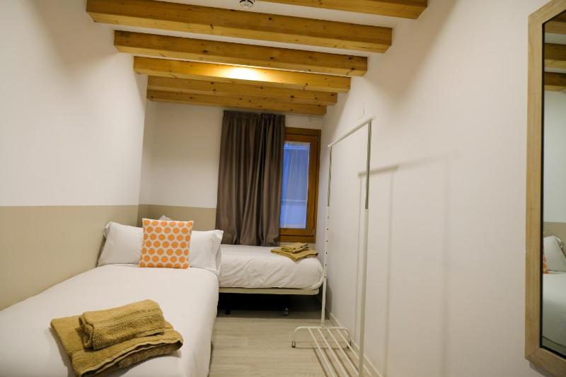 Deluxe Apartment with Balcony image 3