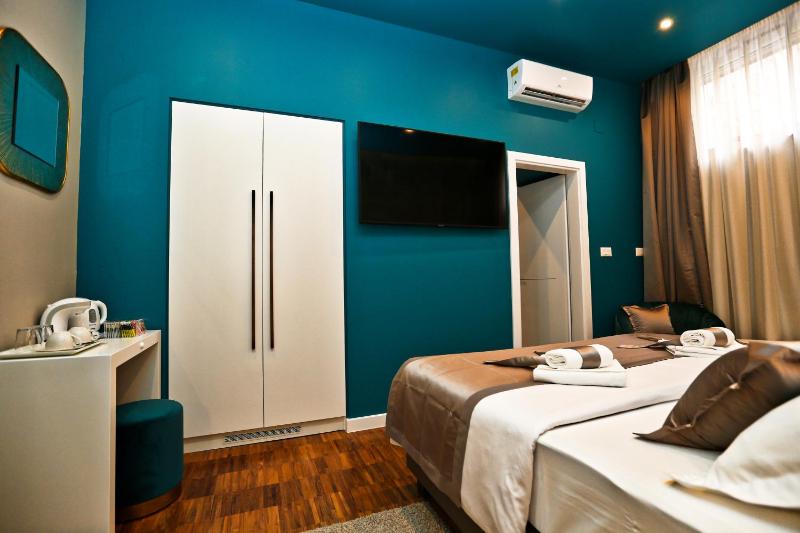 Premium Double or Twin Room image 3