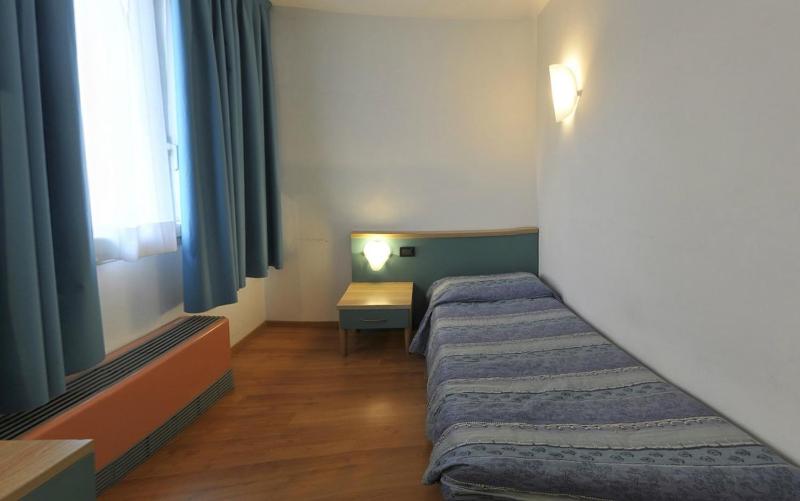 Single Room image 3