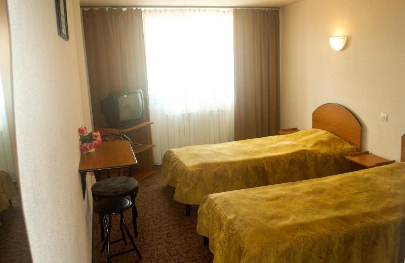 Twin Room image 3