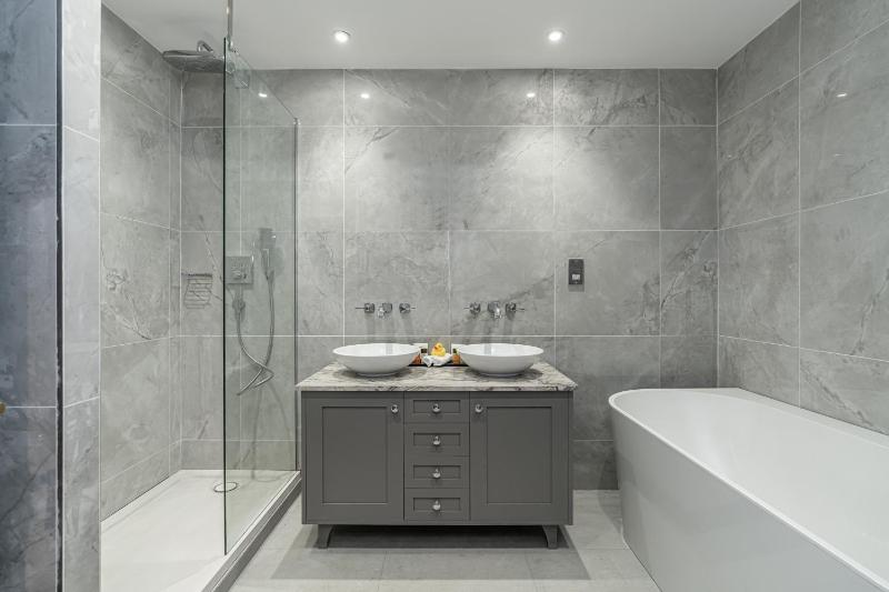 Mansion House Suite image 2