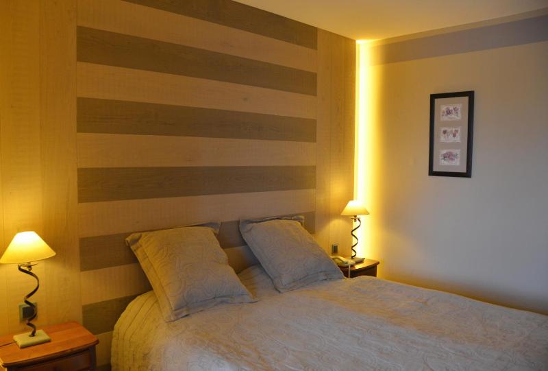 Standard Double Room image 3