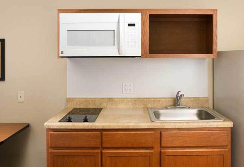 Queen Room  with Roll-In Shower - Disability Access/Non-Smoking image 2