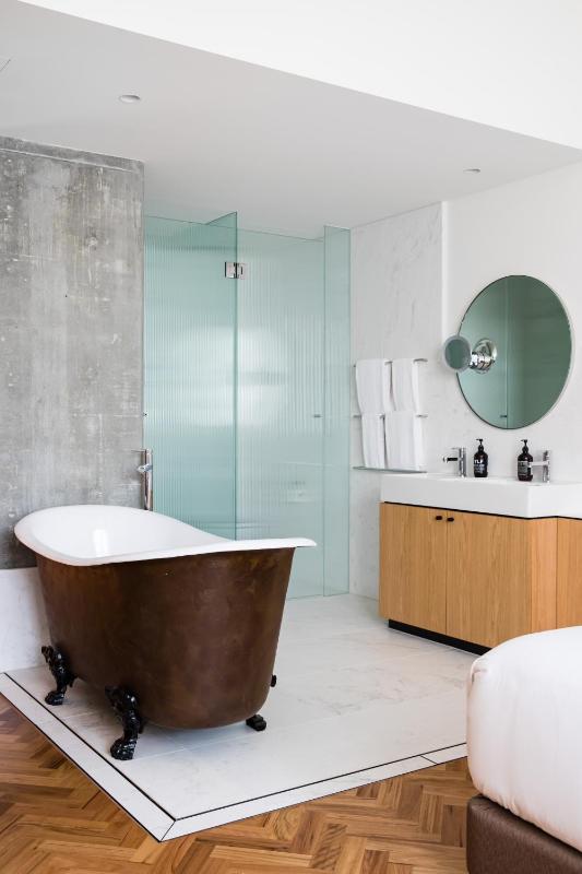 King Room - Abercrombie  image 4