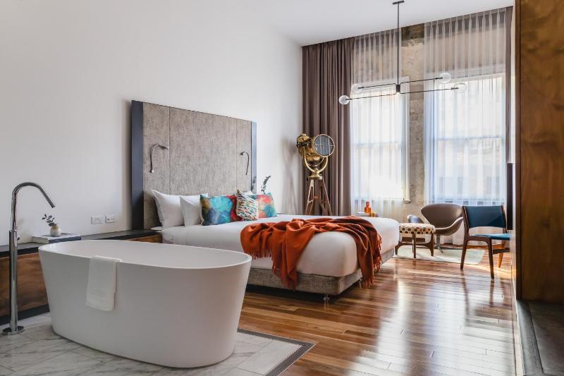 King Room - Abercrombie  image 2