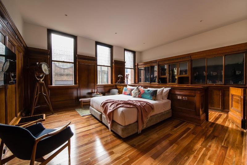 Suite - Showroom image 3