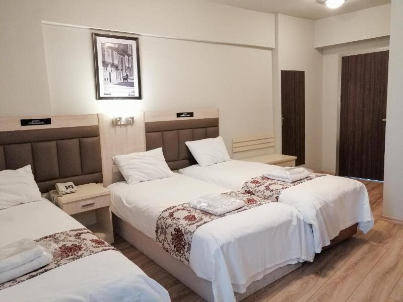 Standard Triple Room image 4