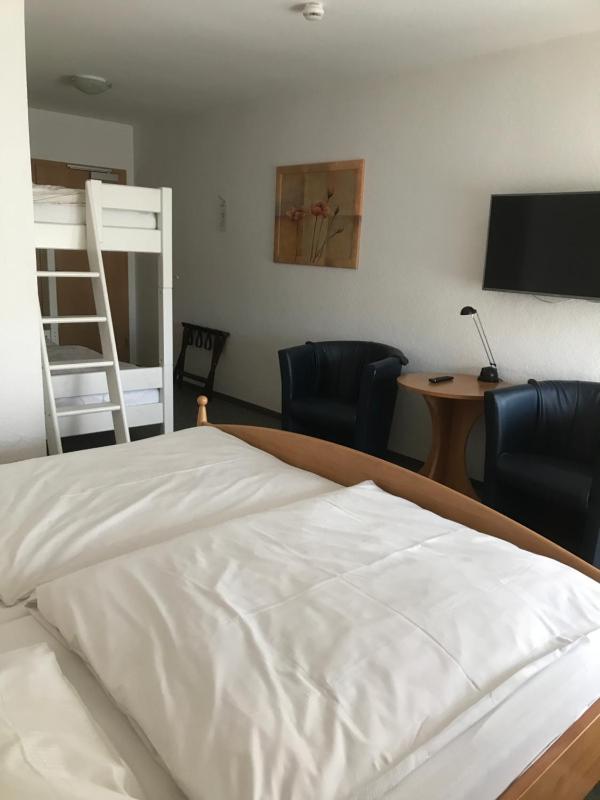 Quadruple Room image 4