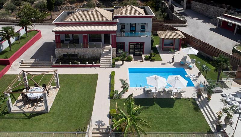 Four-Bedroom Villa - Beach Front image 3