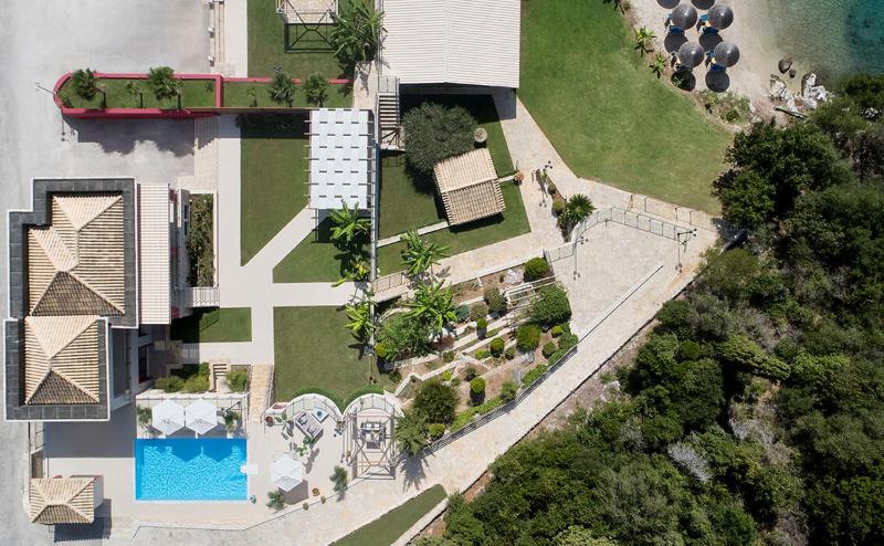 Superior Four-Bedroom Villa - Beach Front image 2