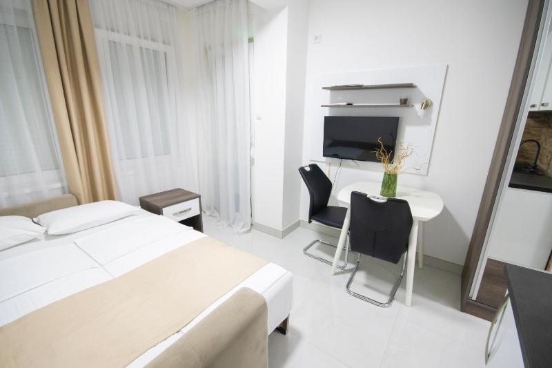 Double Room with Balcony image 1