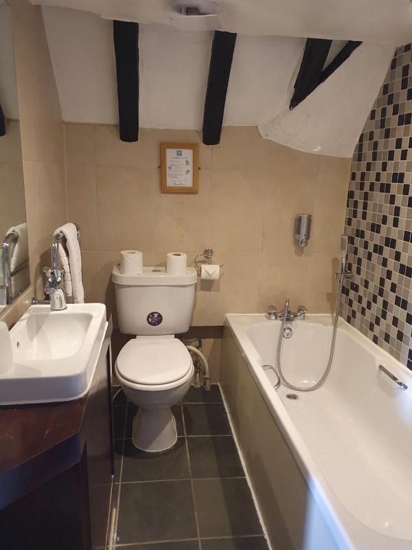 Small Double Room image 4