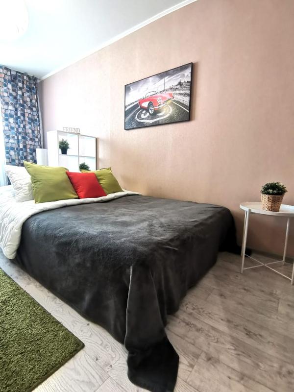 One-Bedroom Apartment image 1