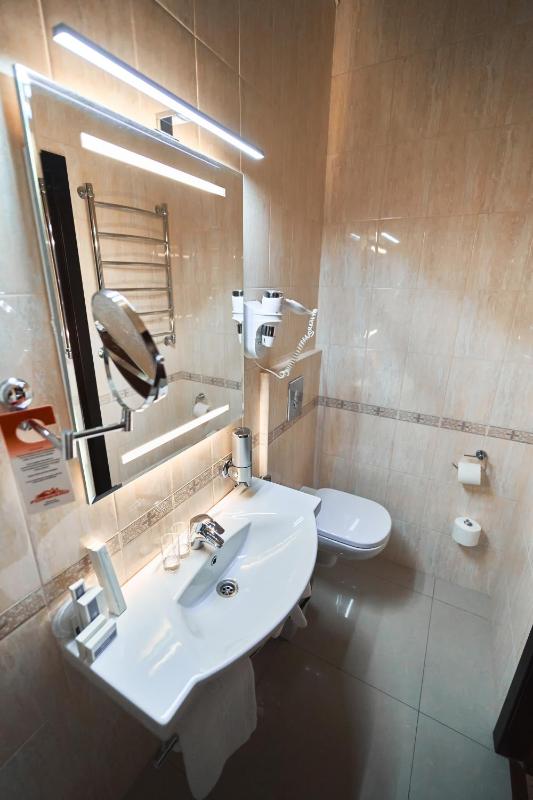 Standard Double or Twin Room image 2