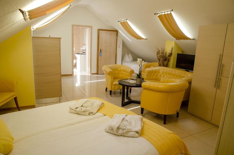 Suite (3 Adults) image 4