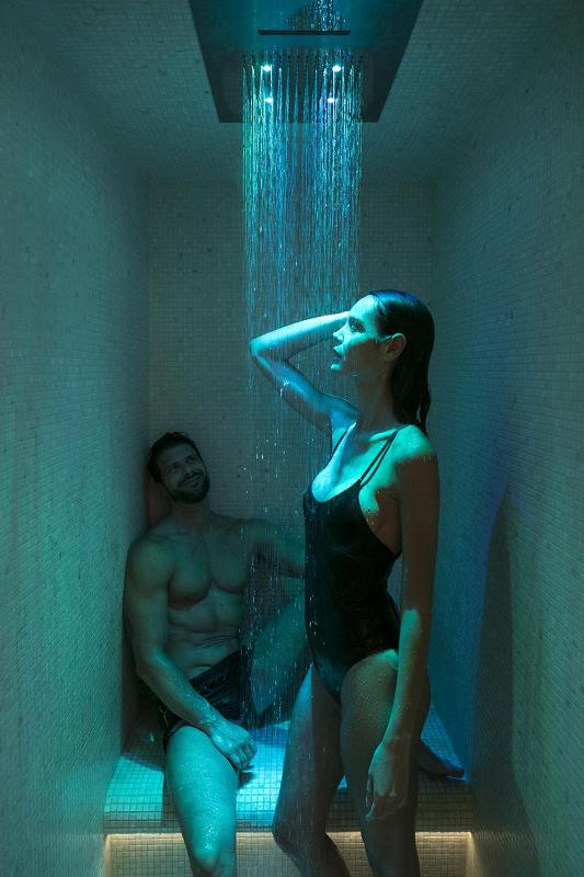 Junior Suite with Spa Access image 2