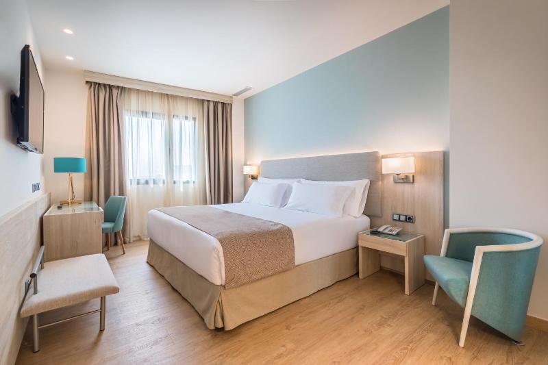 Standard Double or Twin Room image 1