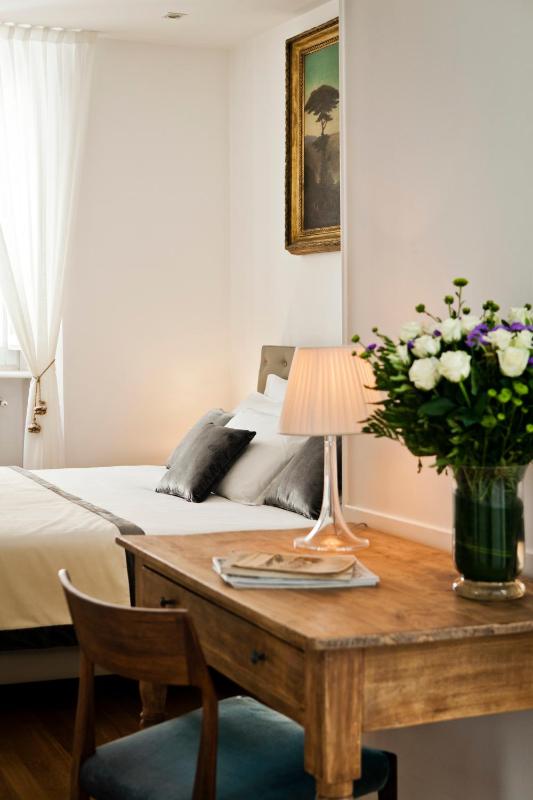 Garibaldi Suites Piazza Di Spagna - image 15
