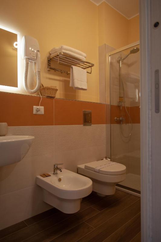 Double or Twin Room image 2