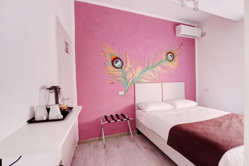 Standard Double Room image 4