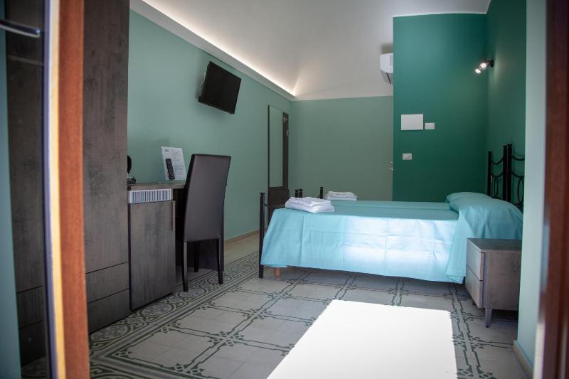 Double or Twin Room image 3