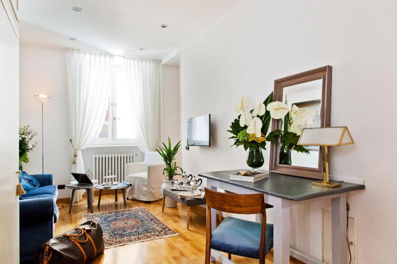 Garibaldi Suites Piazza Di Spagna - image 5