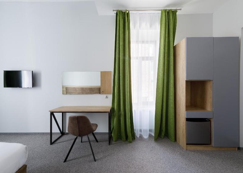 Deluxe Twin Room image 2