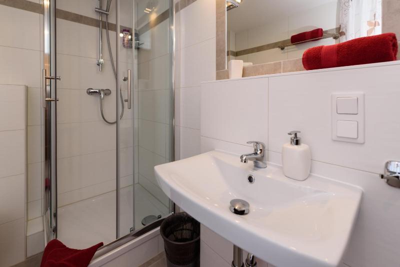 Single Room image 4