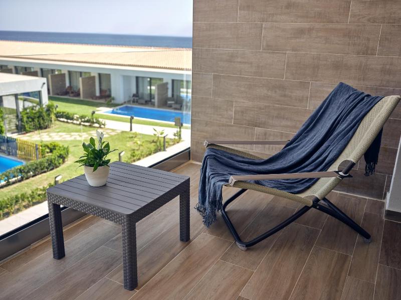 Suite with Terrace and Sea View image 3