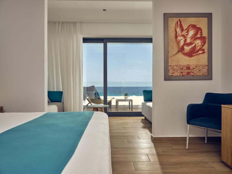 Suite with Terrace and Sea View image 1