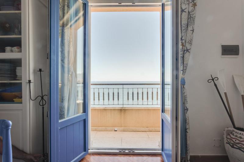 GuestHost - Trapani Seaview Apartment - image 9