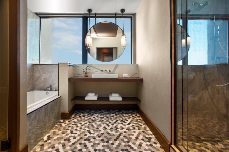 King Studio Suite City View image 3