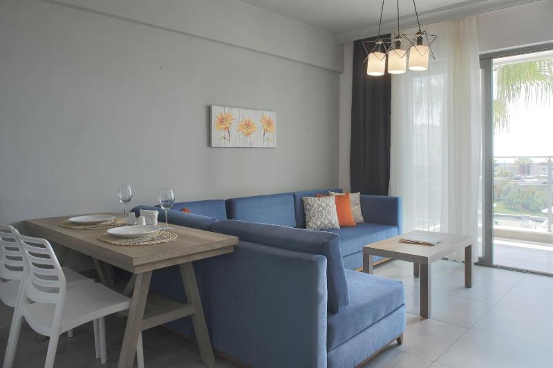 Deluxe Apartment image 2