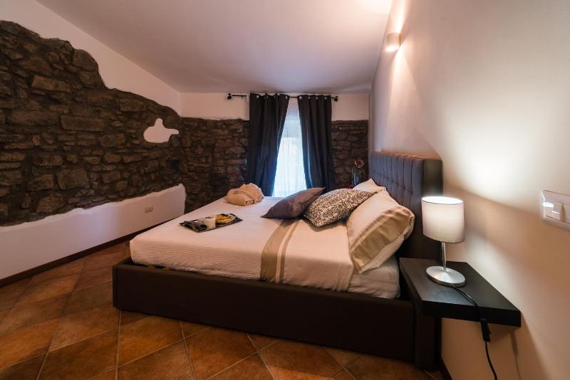 Double Room image 3
